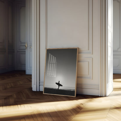 Póster de Surfista Observando Olas del Océano