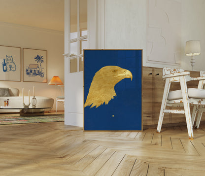 Goldener Adler vor blauem Himmel Poster