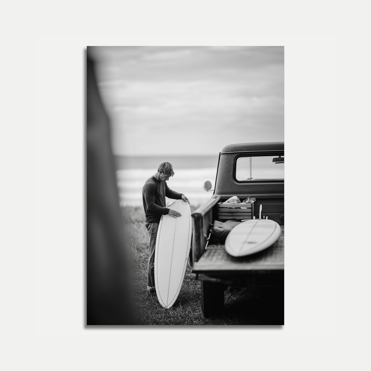 Cartaz de Surfista com Caminhão Vintage