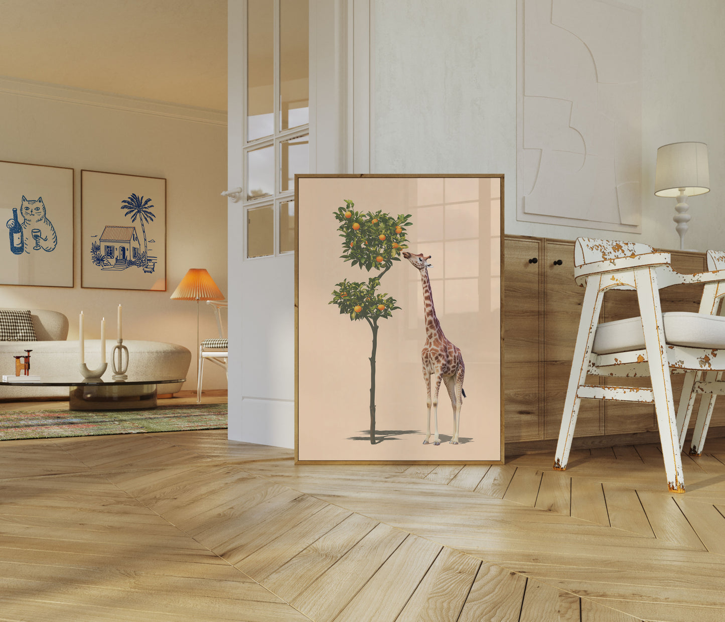 Póster de jirafa alcanzando un naranjo