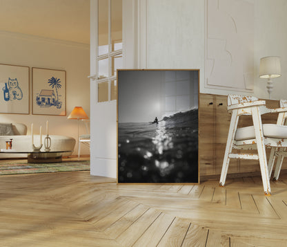 Cartel de Surfista Esperando Olas