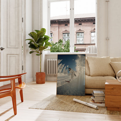 Snowboarder Skjærer i Frisk Snø Plakat