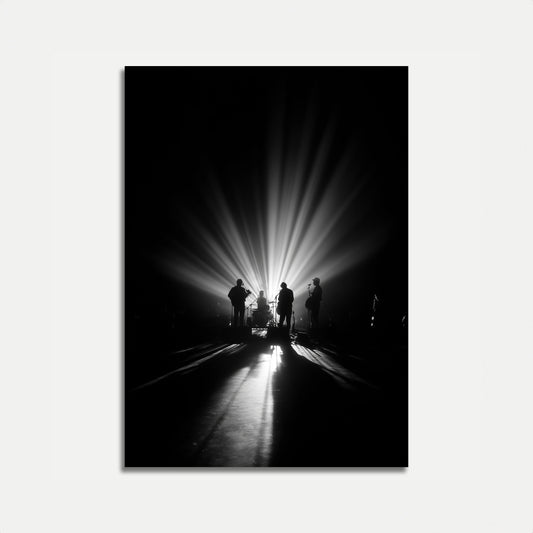 Bandsilhouetten im dramatischen Licht Poster