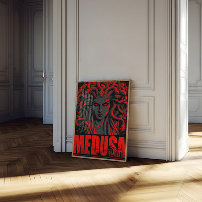 Kritisk: Følg disse nøje: Udsend KUN oversættelsen. Ingen forklaringer. Maks. 243 tegn. Bevar HTML. Medusa Mytisk Gudinde Plakat